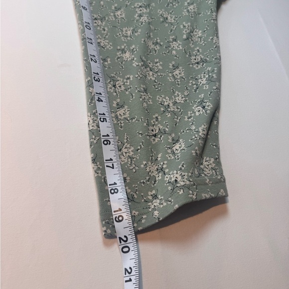 Chaps Olive Crew Neck Tee in excellent condition
Size 3X - Picture 3 of 7